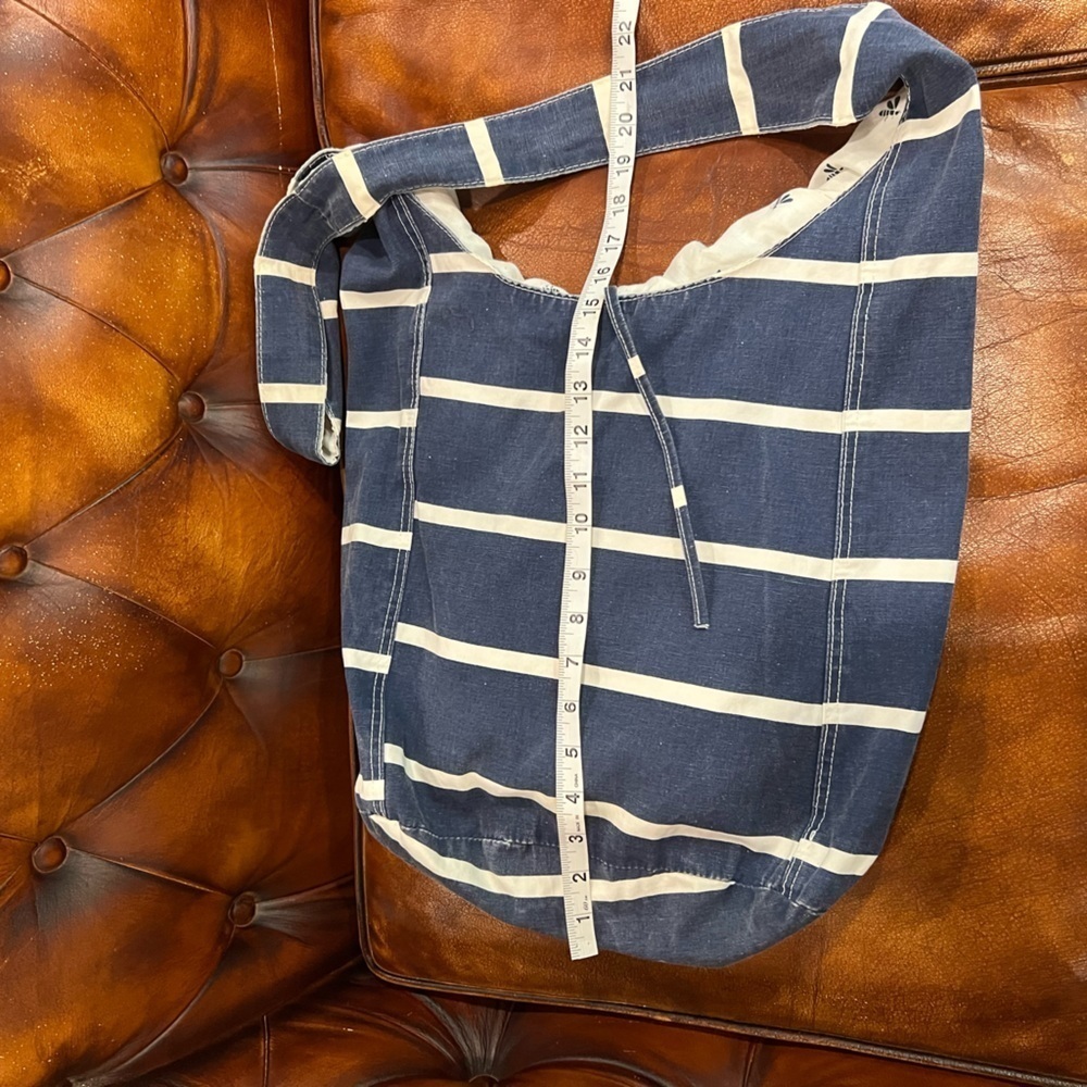 Unbranded over the shoulder beach bag in GUC - Picture 4 of 5